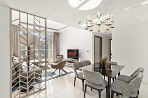 VayK - Luxurious 2 BD with Full Canal Views in Business Bay